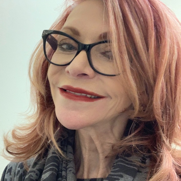 Meet your Posher, Paulette - Picture 2 of 2